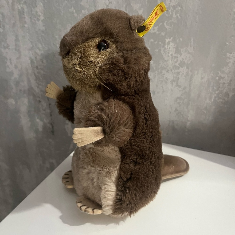 Vintage Steiff Beaver 8 1/2” Tall